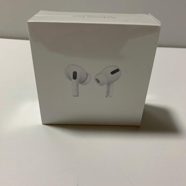 Apple(アップル)のAirPods Pro 新品未使用未開封　MWP22J/A スマホ/家電/カメラのオーディオ機器(ヘッドフォン/イヤフォン)の商品写真