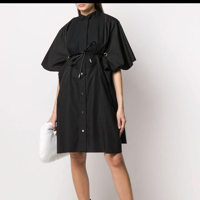 オンラインストア公式 sacai - sacai ワンピース 20SSの 終売品 -https