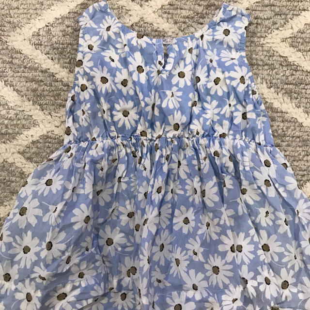 petit main(プティマイン)のプティマイン petit main 花柄ワンピース80 キッズ/ベビー/マタニティのベビー服(~85cm)(ワンピース)の商品写真