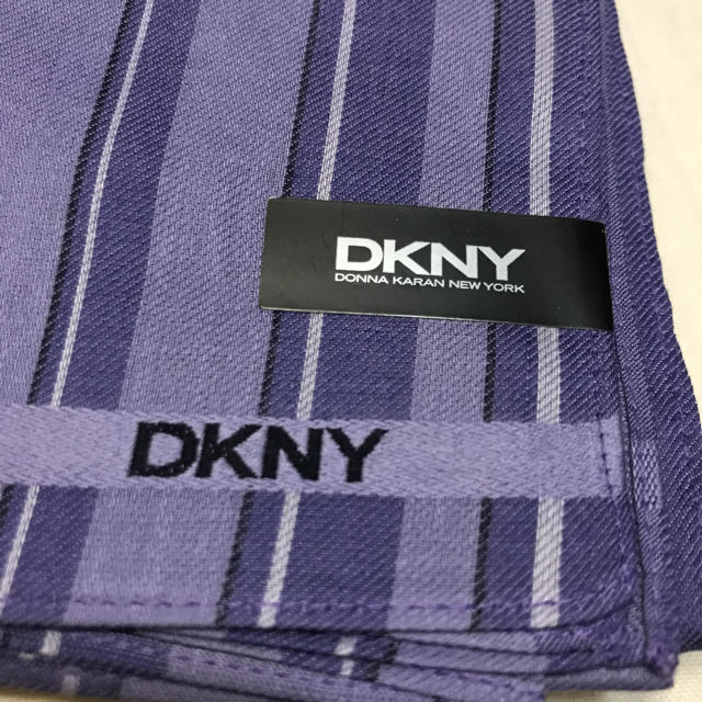 DKNY(ダナキャランニューヨーク)の新品　DKNY ハンカチ メンズのファッション小物(ハンカチ/ポケットチーフ)の商品写真