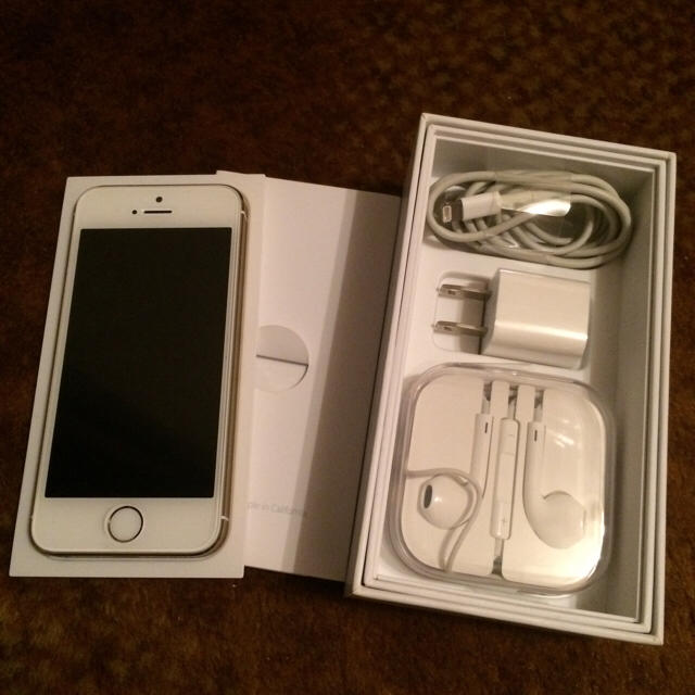 iphone5s/32GB/docomo スマホ/家電/カメラのスマートフォン/携帯電話(スマートフォン本体)の商品写真