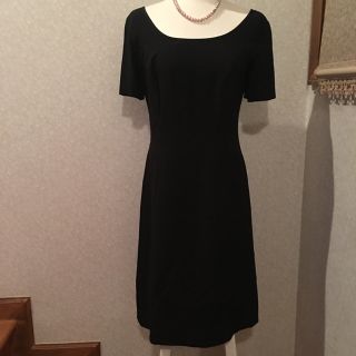 ローラアシュレイ(LAURA ASHLEY)の黒シンプルワンピース(ひざ丈ワンピース)