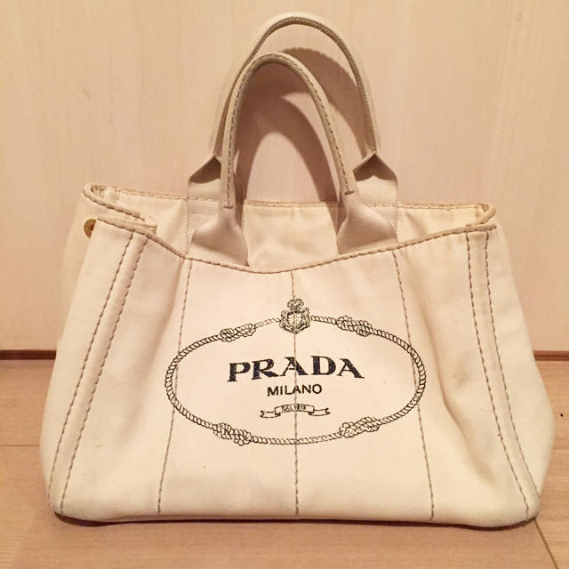 PRADA(プラダ)のプラダ☆カナパ トートバッグ アイボリー レディースのバッグ(トートバッグ)の商品写真