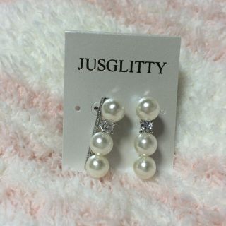 ジャスグリッティー(JUSGLITTY)のジャスグリッティー♡スリーパールピアス(ピアス)