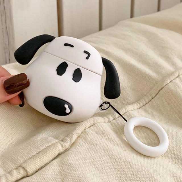 SNOOPY(スヌーピー)の【新品】スヌーピー airpodsケース リング付き スマホ/家電/カメラのスマホアクセサリー(モバイルケース/カバー)の商品写真