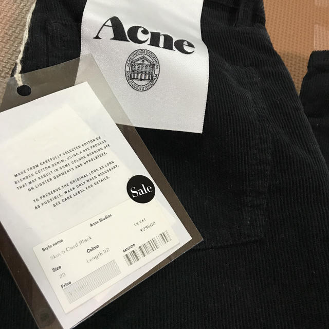 ACNE(アクネ)のアクネ23 美品 レディースのパンツ(スキニーパンツ)の商品写真