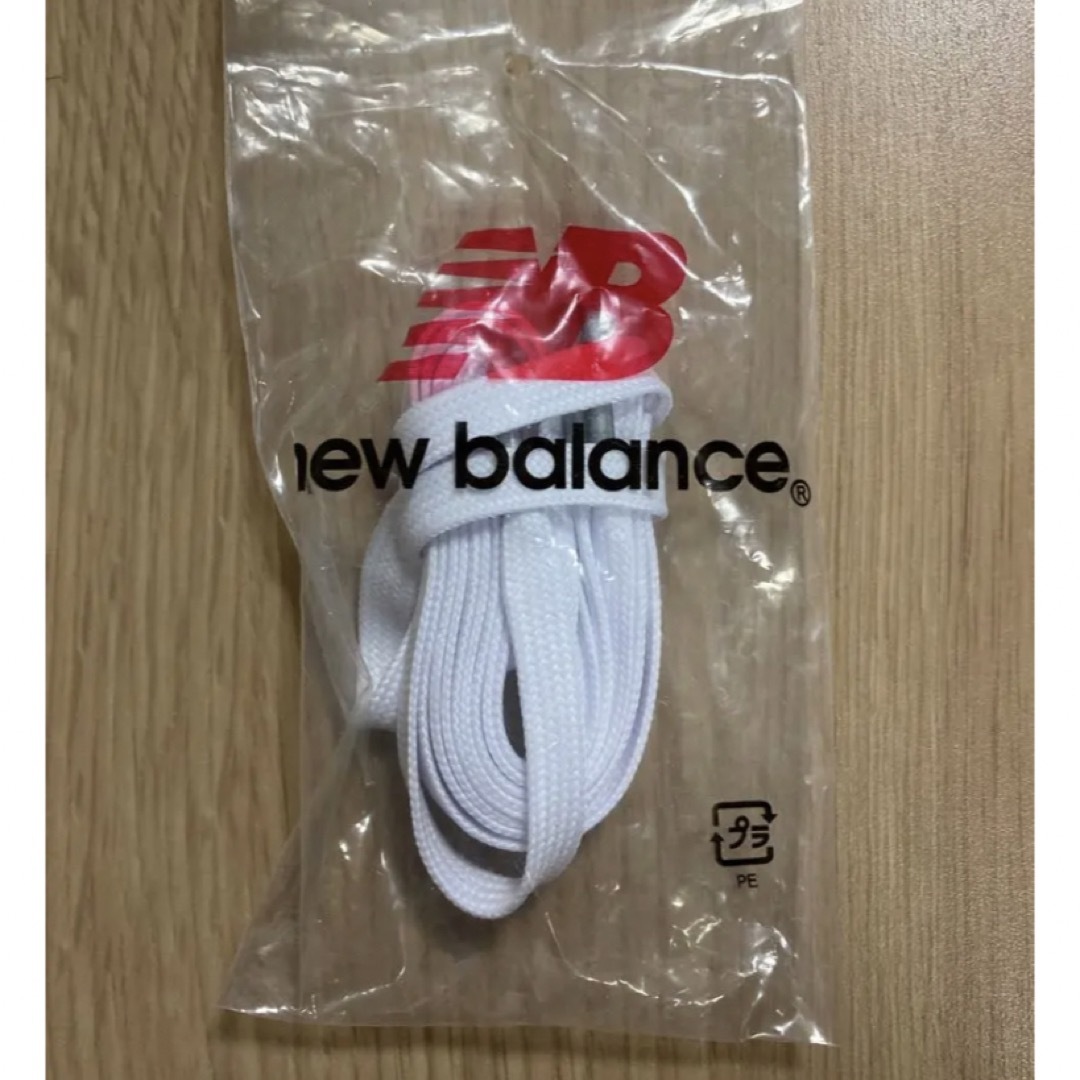 New Balance(ニューバランス)の【新品】ニューバランス　靴ひも　白 レディースの靴/シューズ(スニーカー)の商品写真