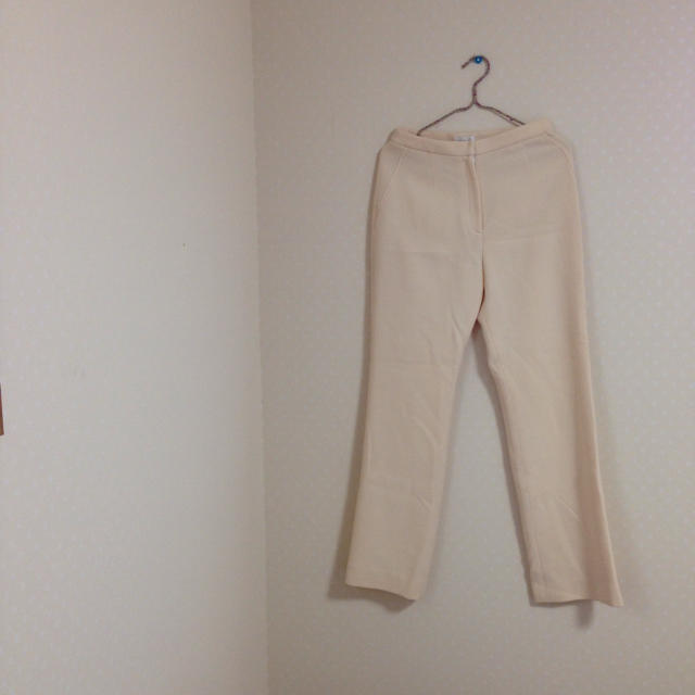 Harriss(ハリス)のWhite pants. レディースのパンツ(カジュアルパンツ)の商品写真