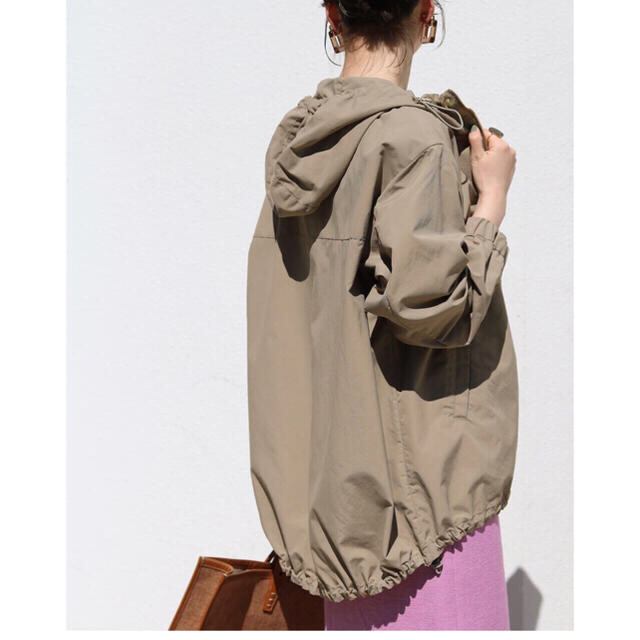 IENA 完売❣️ライトナイロンフーデッドショートブルゾン マウンテンパーカー