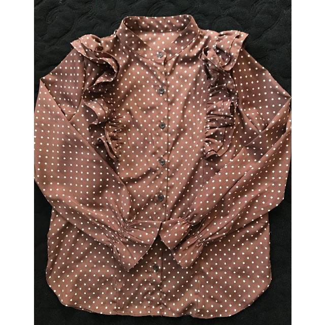 howdy no collar dot blouse (brown) レディースのトップス(シャツ/ブラウス(長袖/七分))の商品写真