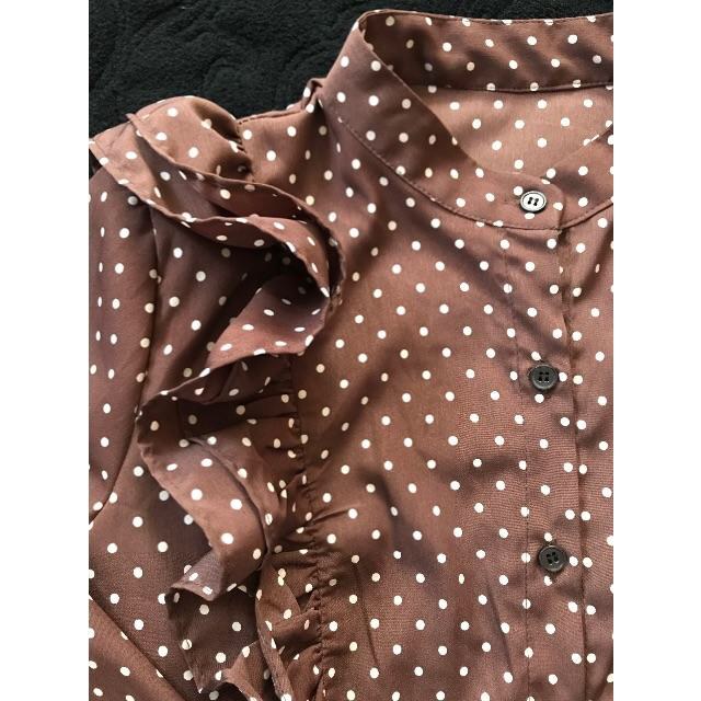 howdy no collar dot blouse (brown) レディースのトップス(シャツ/ブラウス(長袖/七分))の商品写真