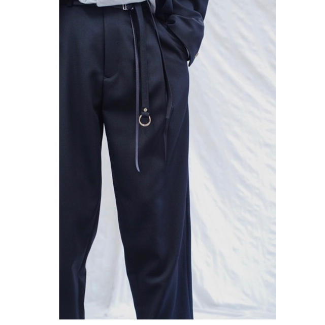 1LDK SELECT(ワンエルディーケーセレクト)のURU 2 TUCK PANTS メンズのパンツ(スラックス)の商品写真