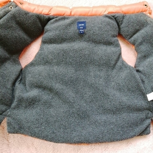 babyGAP(ベビーギャップ)のベビーギャップ　中綿ベスト(90) キッズ/ベビー/マタニティのキッズ服男の子用(90cm~)(ジャケット/上着)の商品写真