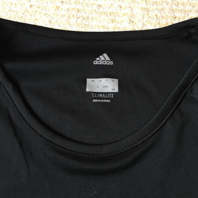 adidas(アディダス)のアディダス    半袖Tシャツ キッズ/ベビー/マタニティのキッズ服女の子用(90cm~)(Tシャツ/カットソー)の商品写真