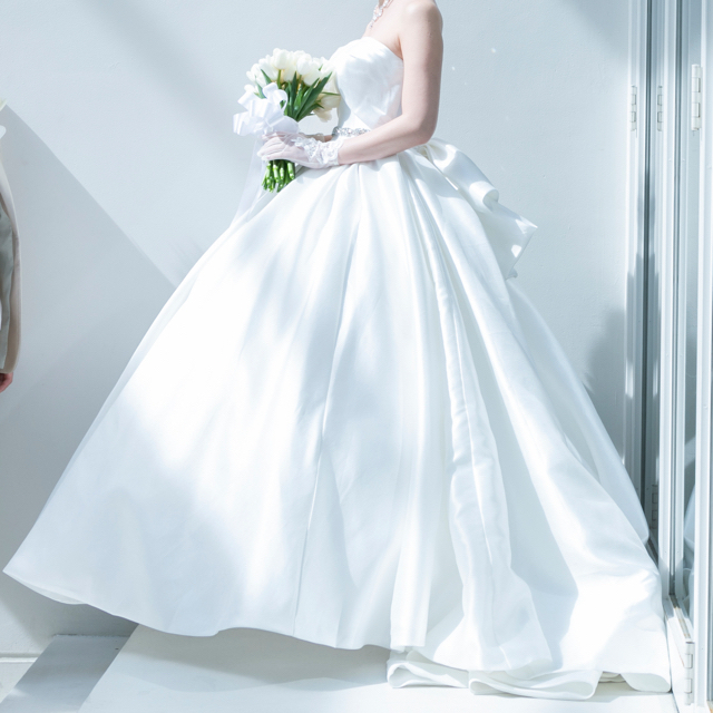 クリーニング済】ウェディングドレス YNS WEDDING クリーニング済】ウェディングドレス YNS WEDDING