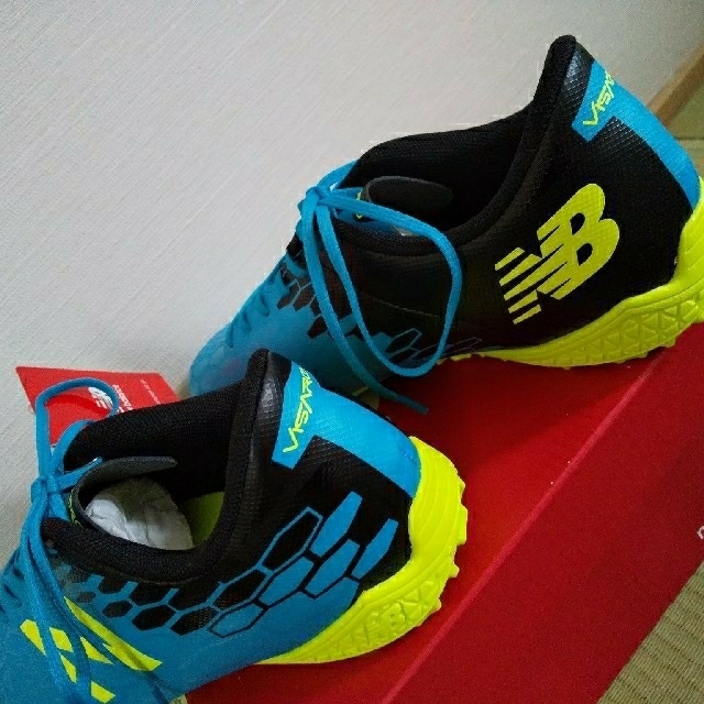 New Balance(ニューバランス)の新品★ニューバランス   トレーニングシューズ   22.5 スポーツ/アウトドアのサッカー/フットサル(シューズ)の商品写真