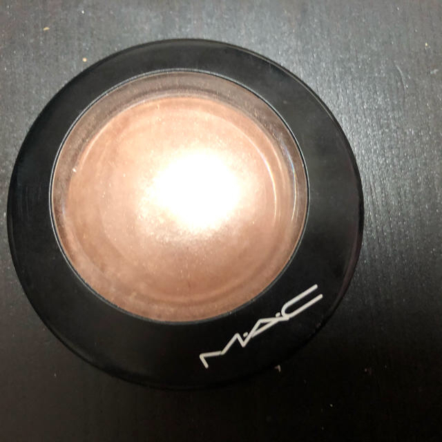 MAC(マック)のmac マック　ハイライト　化粧品 コスメ/美容のベースメイク/化粧品(フェイスパウダー)の商品写真