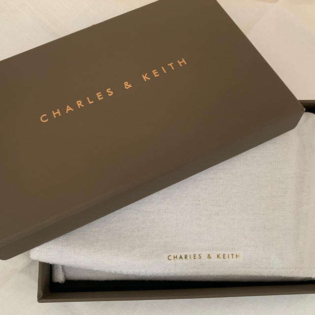 Charles and Keith(チャールズアンドキース)のCharles ane Keith コインケース、カードケース レディースのファッション小物(コインケース)の商品写真