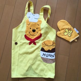 ディズニー(Disney)のプーさん　エプロン　鍋つかみセット⭐︎らんらん様専用⭐︎(その他)