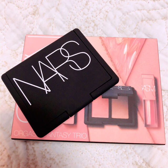 NARS(ナーズ)のNARS 限定 ブラッシュデュオ 1179 新品未使用 コスメ/美容のベースメイク/化粧品(チーク)の商品写真