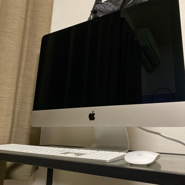 Apple(アップル)のAPPLE iMac 21.5 4K Retina 2015 MK452J/A スマホ/家電/カメラのPC/タブレット(デスクトップ型PC)の商品写真