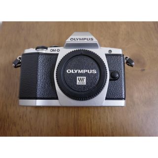 オリンパス(OLYMPUS)のOLYMPUS E-M5(ミラーレス一眼)