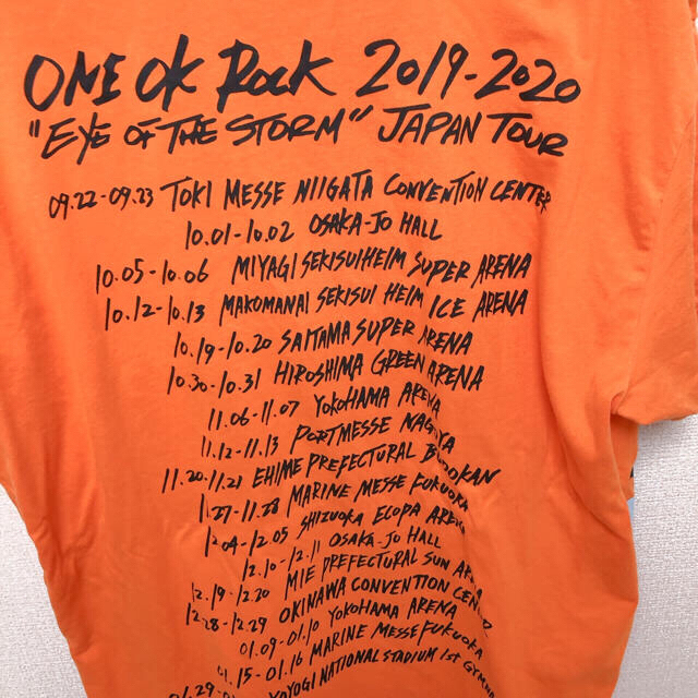 ONE OK ROCK(ワンオクロック)のoneokrock EYE OFTHE STORM Tシャツ　ラババン　セット エンタメ/ホビーのタレントグッズ(ミュージシャン)の商品写真