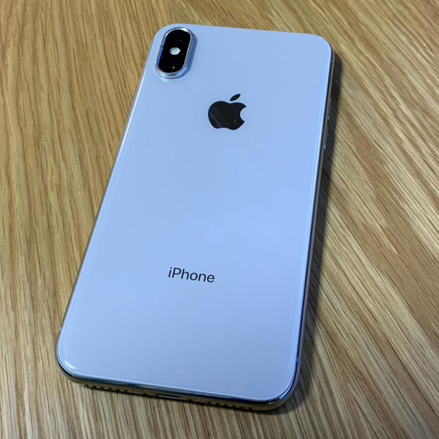 Apple(アップル)のiPhone X Silver 256 GB simフリー スマホ/家電/カメラのスマートフォン/携帯電話(スマートフォン本体)の商品写真