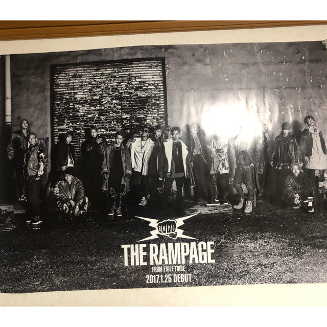 THE RAMPAGE(ザランページ)の【希少】THE RAMPAGE ポスター　Lightning デビュー　出回り少 チケットの音楽(国内アーティスト)の商品写真