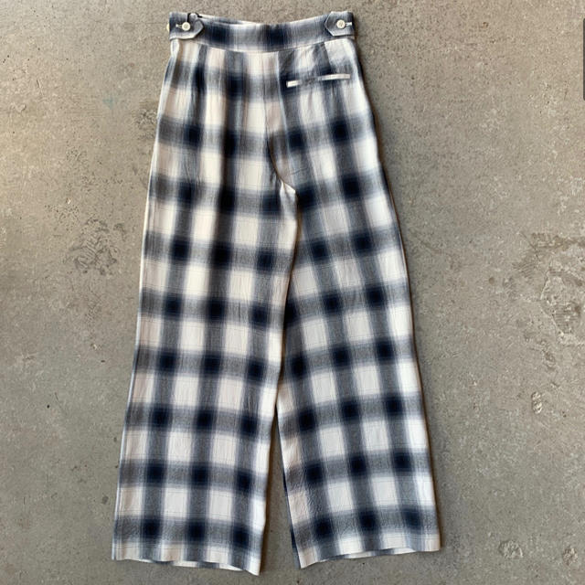 PHEENY(フィーニー)のpheeny Rayon ombre check 2 tuck slacks   レディースのパンツ(カジュアルパンツ)の商品写真