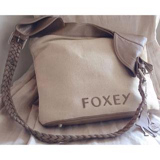 フォクシー(FOXEY)のおまとめご購入★FOXEY　可愛いチャーム付き　リネン素材バッグ(ショルダーバッグ)