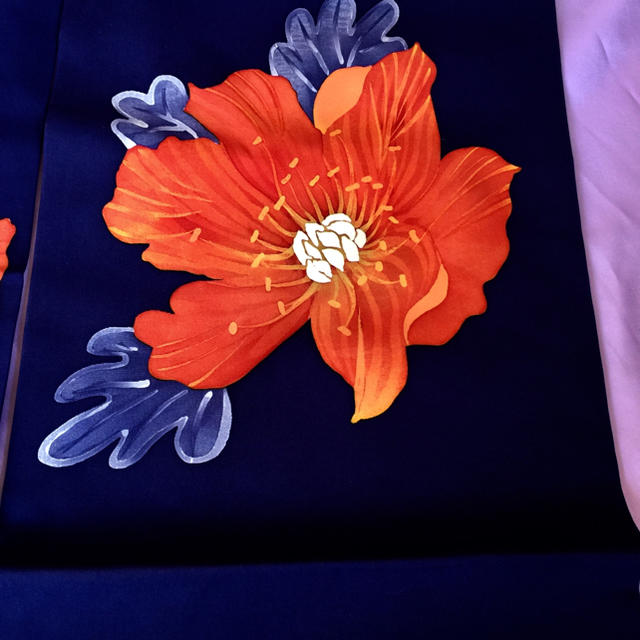 【気質アップ】 茜色の大輪の花の名古屋帯 塩瀬 着物好き 普段着の帯 赤い花 帯