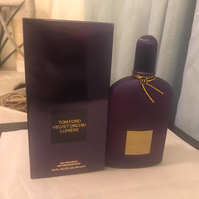 TOM FORD(トムフォード)のトムフォード　ベルベット　オーキッド　オードパルファム　100ml 新品 コスメ/美容の香水(香水(女性用))の商品写真