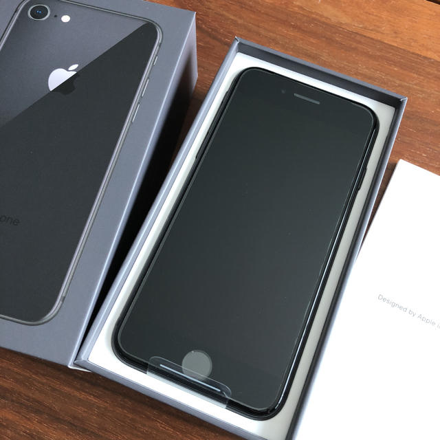 《美品　バッテリー100%》iphone8 SpaceGray 64GB