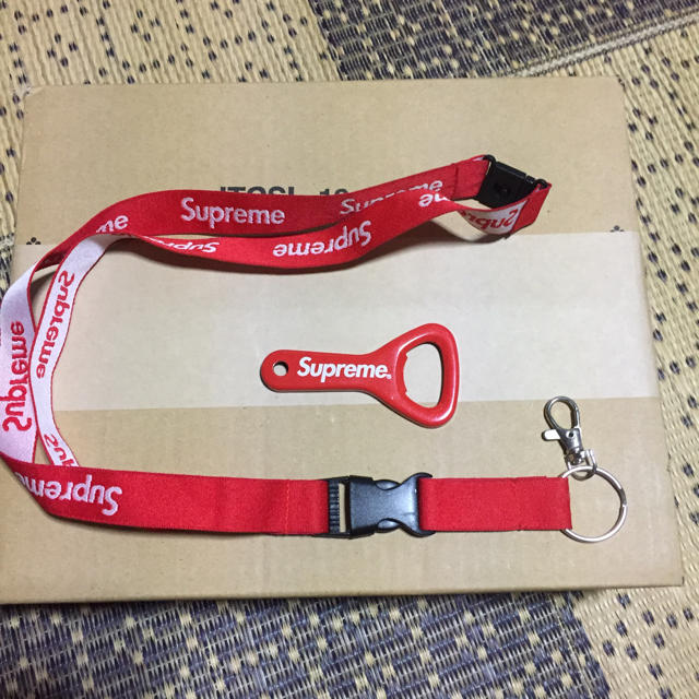 Supreme - supreme ネックストラップ シュプリームの通販 by さぶぁいぶ's shop｜シュプリームならラクマ