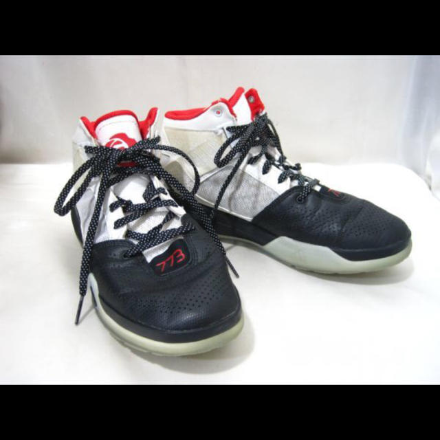 adidas(アディダス)のアディダス デリックローズ スニーカー  27.5 メンズの靴/シューズ(スニーカー)の商品写真