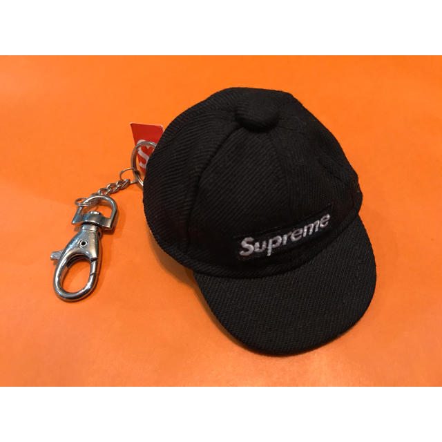 正規品　Supreme   New era   キャップ　キーホルダー　CAP