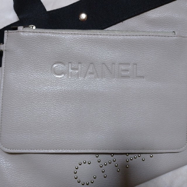 CHANEL(シャネル)のCHANEL★シャネル☆ノベルティ スタッズトート エンタメ/ホビーのコレクション(ノベルティグッズ)の商品写真