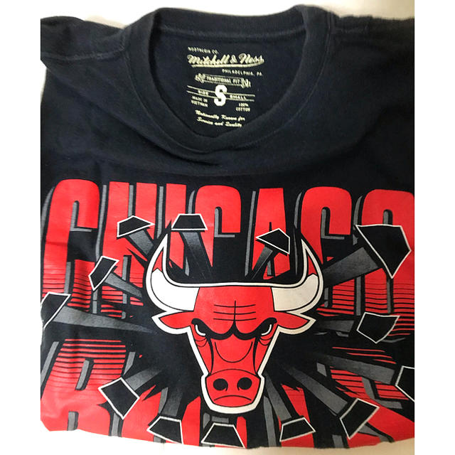 MITCHELL & NESS(ミッチェルアンドネス)のbullsブルズ　ニット帽Tシャツセット売り！ メンズのトップス(Tシャツ/カットソー(半袖/袖なし))の商品写真