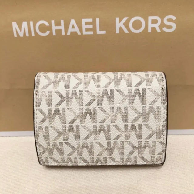 Michael Kors(マイケルコース)のあやか様★定価26,400円★新品 マイケルコース 三つ折り財布 バニラ レディースのファッション小物(財布)の商品写真