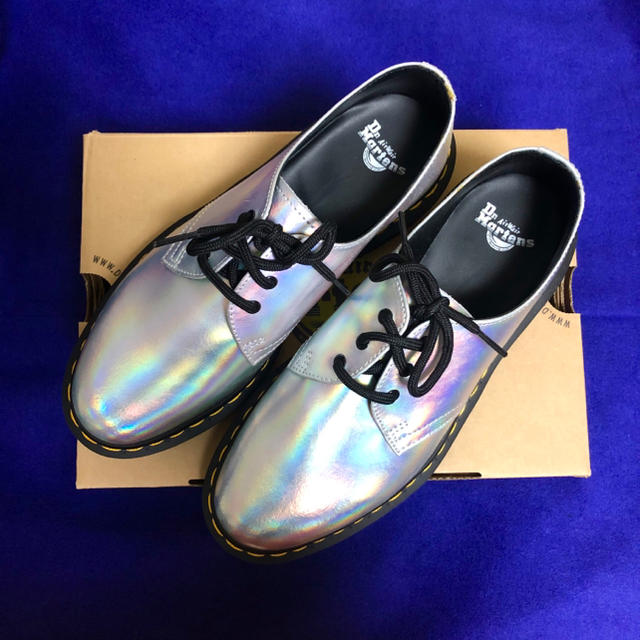 Dr.Martens(ドクターマーチン)のイギリス購入　Dr.Martens ドクターマーチン　シルバー　UK6 US8  レディースの靴/シューズ(ブーツ)の商品写真