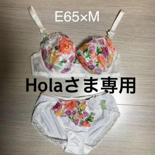 ワコール(Wacoal)のサルート　夢姫ホワイト&ブラック　E65×M、D70×M(ブラ&ショーツセット)