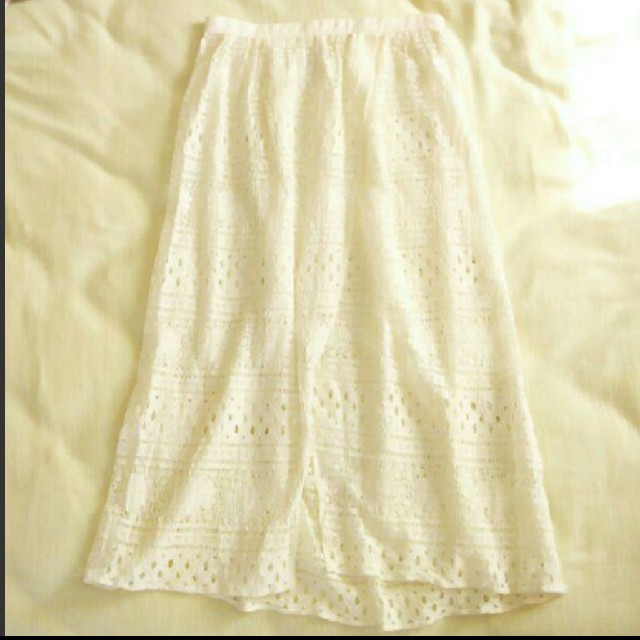 SLOBE IENA(スローブイエナ)の美品♥️IENA SLOB*幾何レーススカート*ホワイト レディースのスカート(ひざ丈スカート)の商品写真