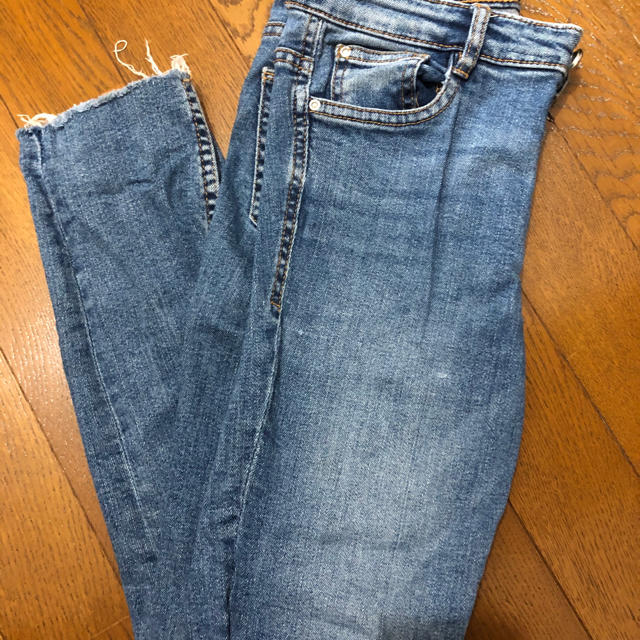 ZARA(ザラ)のZARA スキニー レディースのパンツ(スキニーパンツ)の商品写真