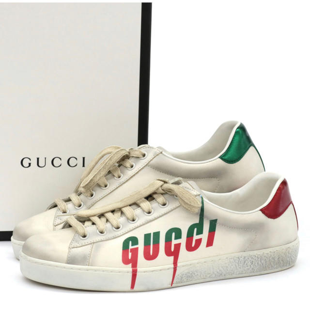 Gucci(グッチ)の国内正規品 グッチ ロゴ スニーカー 7.5 26 蜂 ロゴ ヴィトン Tシャツ メンズの靴/シューズ(スニーカー)の商品写真