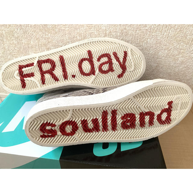 NIKE(ナイキ)のNIKE × SOULLAND SB Blazer Mid FRI.DAY003 メンズの靴/シューズ(スニーカー)の商品写真