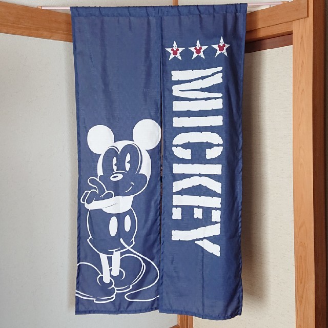 Disney(ディズニー)のDisney ﾐｯｷｰﾏｳｽ暖簾 85㎝×150㎝ 紺ｳﾞｨﾝﾃｰｼﾞﾌﾞﾙｰ インテリア/住まい/日用品のカーテン/ブラインド(のれん)の商品写真