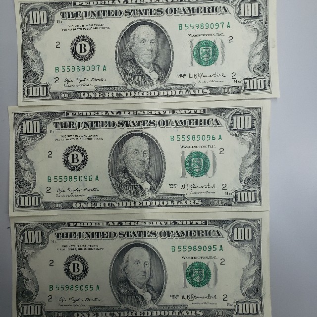 旧アメリカ100ドル紙幣です。