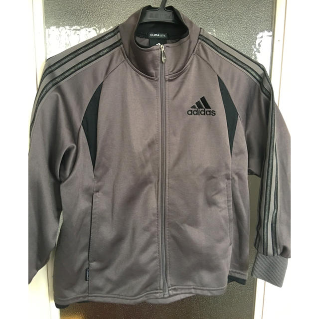 adidas(アディダス)のアディダス　　adidasジャージ上　130 キッズ/ベビー/マタニティのキッズ服男の子用(90cm~)(ジャケット/上着)の商品写真