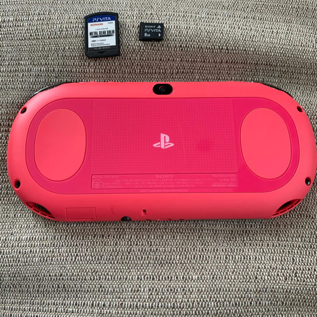 PlayStation Vita(プレイステーションヴィータ)のPS vita PCH-2000 エンタメ/ホビーのゲームソフト/ゲーム機本体(携帯用ゲーム機本体)の商品写真